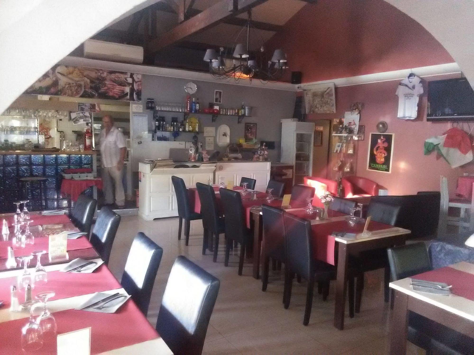 Atoll Hotel restaurant Fréjus Esterno foto
